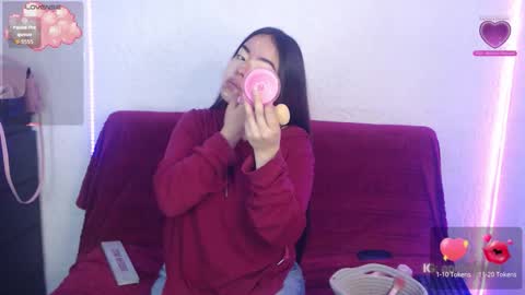 Snapshot of apriil_3 chatting on October 1, 3:00 am Abril Freelance Model online show from October 1, 3:00 am