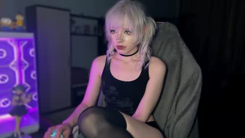 april online show from July 16, 8:46 pm