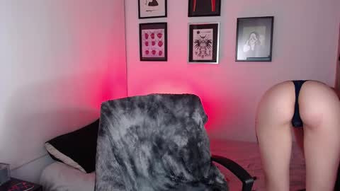 Snapshot of arabella_stone chatting on October 20, 2:25 am Arabella online show from October 20, 2:25 am