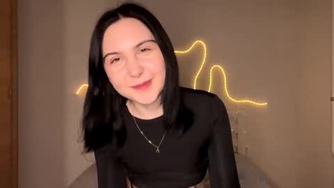 Emi online show from March 28, 5:01 pm