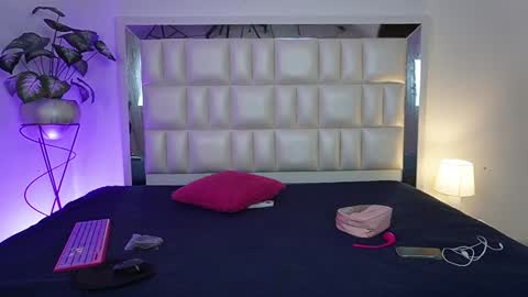   online show from December 12, 4:48 am