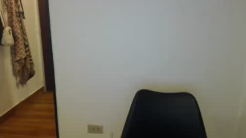 Aralyn  online show from October 20, 8:17 am