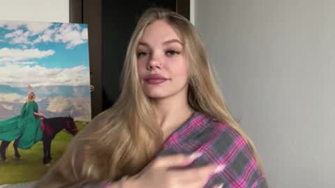 Amelia online show from December 2, 8:05 am