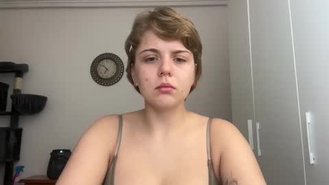 ari_crystal online show from February 23, 4:50 pm