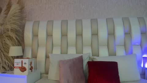 ari_lynn_ online show from March 31, 3:17 am