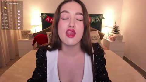 Snapshot of aria_blisss chatting on December 14, 8:45 am aria_blisss online show from December 14, 8:45 am