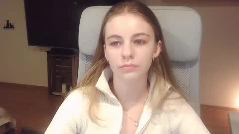 AriaCreazy online show from October 25, 8:26 pm