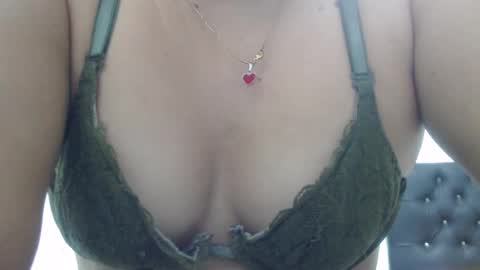 ...Ariana... online show from October 24, 6:59 pm