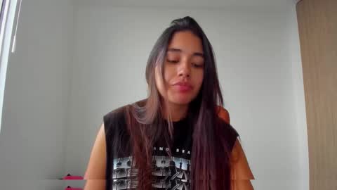 Snapshot of ariamontgomeryyy chatting on October 26, 10:27 pm Aria Montgomery online show from October 26, 10:27 pm