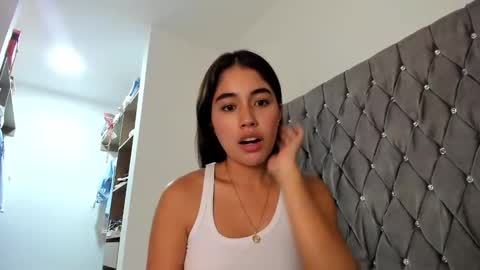 Snapshot of ariamontgomeryyy chatting on December 21, 11:56 pm Aria Montgomery online show from December 21, 11:56 pm