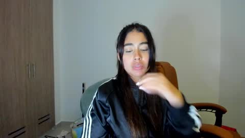 Snapshot of ariamontgomeryyy chatting on February 28, 6:21 am Aria Montgomery online show from February 28, 6:21 am