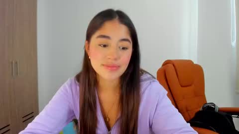 Snapshot of ariamontgomeryyy chatting on February 28, 6:31 pm Aria Montgomery online show from February 28, 6:31 pm