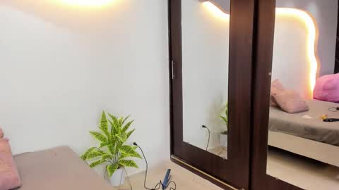 Ariana online show from April 14, 12:27 pm