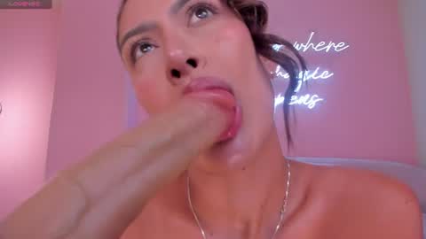 Ariana Dumont online show from July 3, 11:27 am