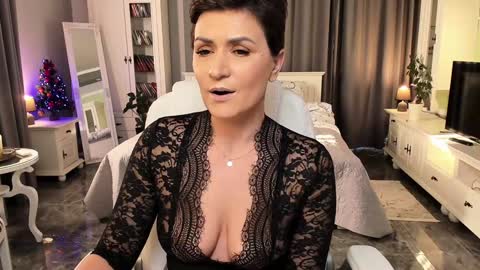 Ana online show from December 17, 12:33 pm