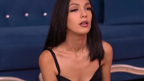 Snapshot of arianna_clover chatting on October 11, 5:37 pm Arry online show from October 11, 5:37 pm