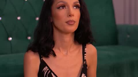 Snapshot of arianna_clover chatting on October 20, 5:16 pm Arry online show from October 20, 5:16 pm