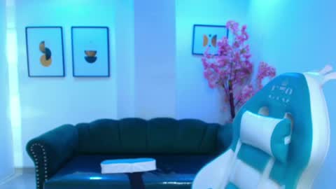 arianna_sweeet online show from April 14, 4:01 am