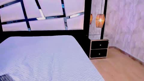 ariannarussell1 online show from October 17, 6:22 pm