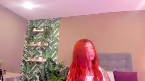 ariarusso_ online show from May 10, 2:52 pm