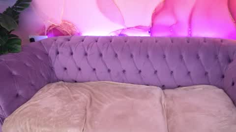 Ariel online show from November 18, 5:25 pm