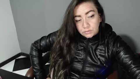 Arielle online show from December 22, 6:17 am