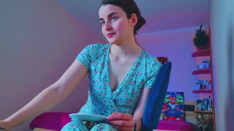 Snapshot of arielstonks_lovee chatting on January 14, 4:04 am arielstonks_lovee online show from January 14, 4:04 am