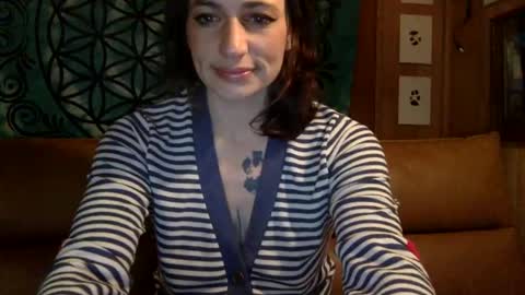 Snapshot of arielwyld chatting on January 24, 3:54 am ariel colin when hes here online show from January 24, 3:54 am