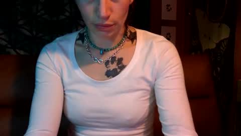 Snapshot of arielwyld chatting on December 19, 2:23 am ariel colin when hes here online show from December 19, 2:23 am