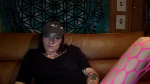 Snapshot of arielwyld chatting on January 15, 4:15 am ariel colin when hes here online show from January 15, 4:15 am