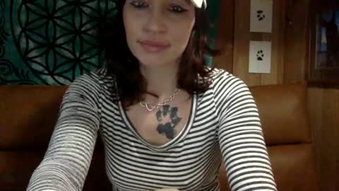 Snapshot of arielwyld chatting on February 25, 2:26 pm ariel colin when hes here online show from February 25, 2:26 pm
