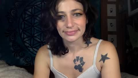 Snapshot of arielwyld chatting on December 11, 1:28 pm ariel colin when hes here online show from December 11, 1:28 pm