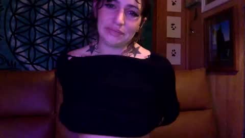 Snapshot of arielwyld chatting on January 12, 11:58 pm ariel colin when hes here online show from January 12, 11:58 pm