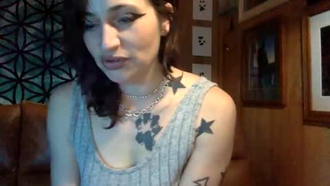 Snapshot of arielwyld chatting on March 6, 3:13 am ariel colin when hes here online show from March 6, 3:13 am