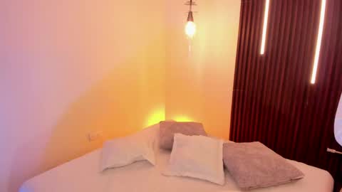  Arianna  online show from April 23, 12:51 pm