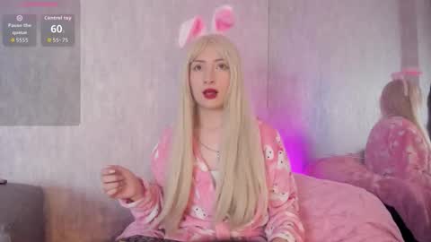 Ariel online show from November 19, 12:05 pm