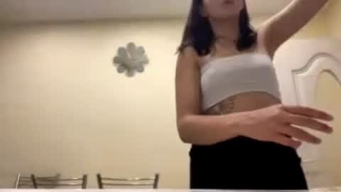 Mia online show from July 9, 8:11 pm