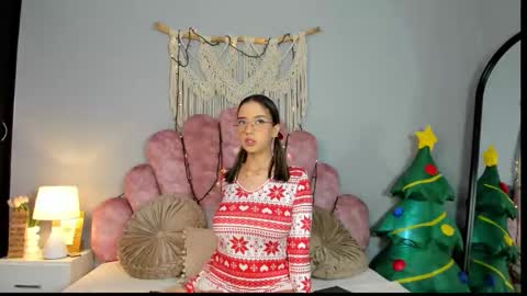 Lia Rose online show from December 4, 1:30 am