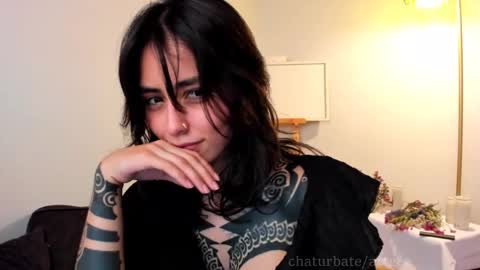 Snapshot of artgea chatting on October 25, 8:48 pm Linda independent model artgeea online show from October 25, 8:48 pm