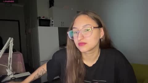 Mia  online show from February 18, 3:44 pm