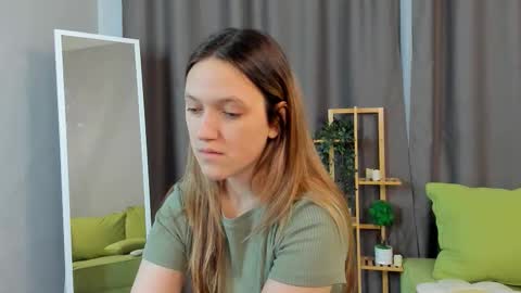 Sara online show from October 18, 7:04 pm