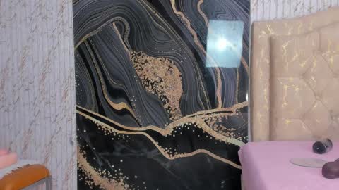 Ana online show from April 5, 8:52 pm