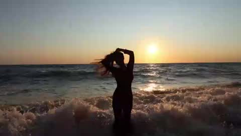 Call me Ann online show from April 26, 7:22 pm