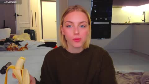 your pretty Ashley online show from December 2, 8:48 am