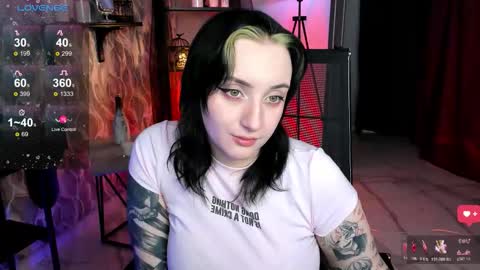 Snapshot of asheluck chatting on October 19, 11:18 pm AshleyAshe online show from October 19, 11:18 pm