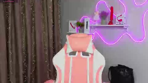 Snapshot of ashley__rous chatting on February 22, 2:39 am Ashley online show from February 22, 2:39 am