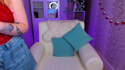Snapshot of ashley__rous chatting on January 14, 1:47 am Ashley online show from January 14, 1:47 am