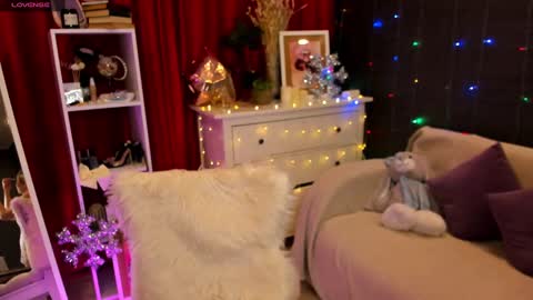 Snapshot of ashley__rous chatting on December 9, 1:51 am Ashley online show from December 9, 1:51 am