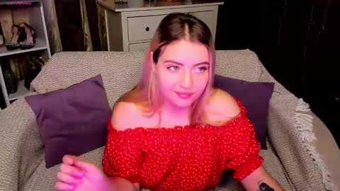 Snapshot of ashley__rous chatting on January 15, 1:56 am Ashley online show from January 15, 1:56 am