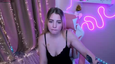 Snapshot of ashley__rous chatting on March 2, 3:34 am Ashley online show from March 2, 3:34 am